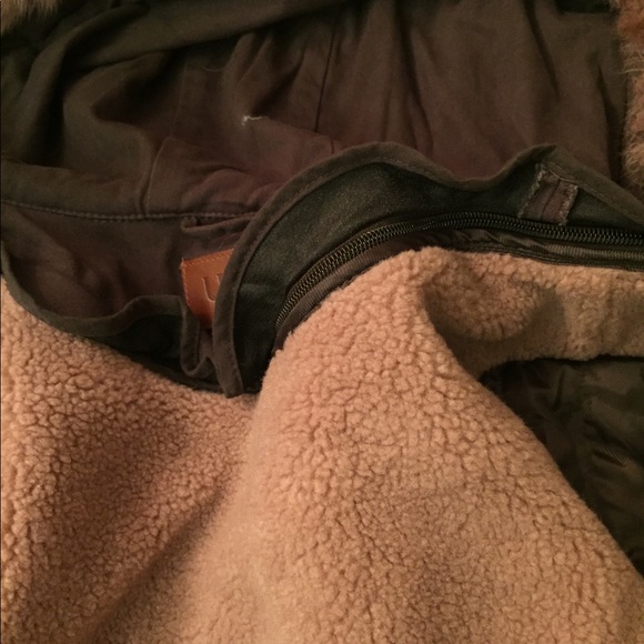 UGG CONVERTIBLE FIELD PARKA small - Picture 6 of 6